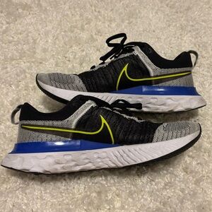Nike Men's React Infinity Run 2 Flyknit Sneakers